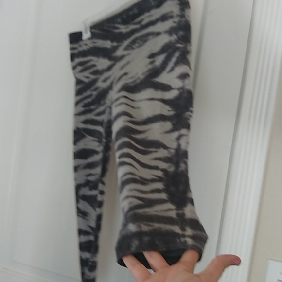 The Dye Striped Leggings - Picture 2 of 4